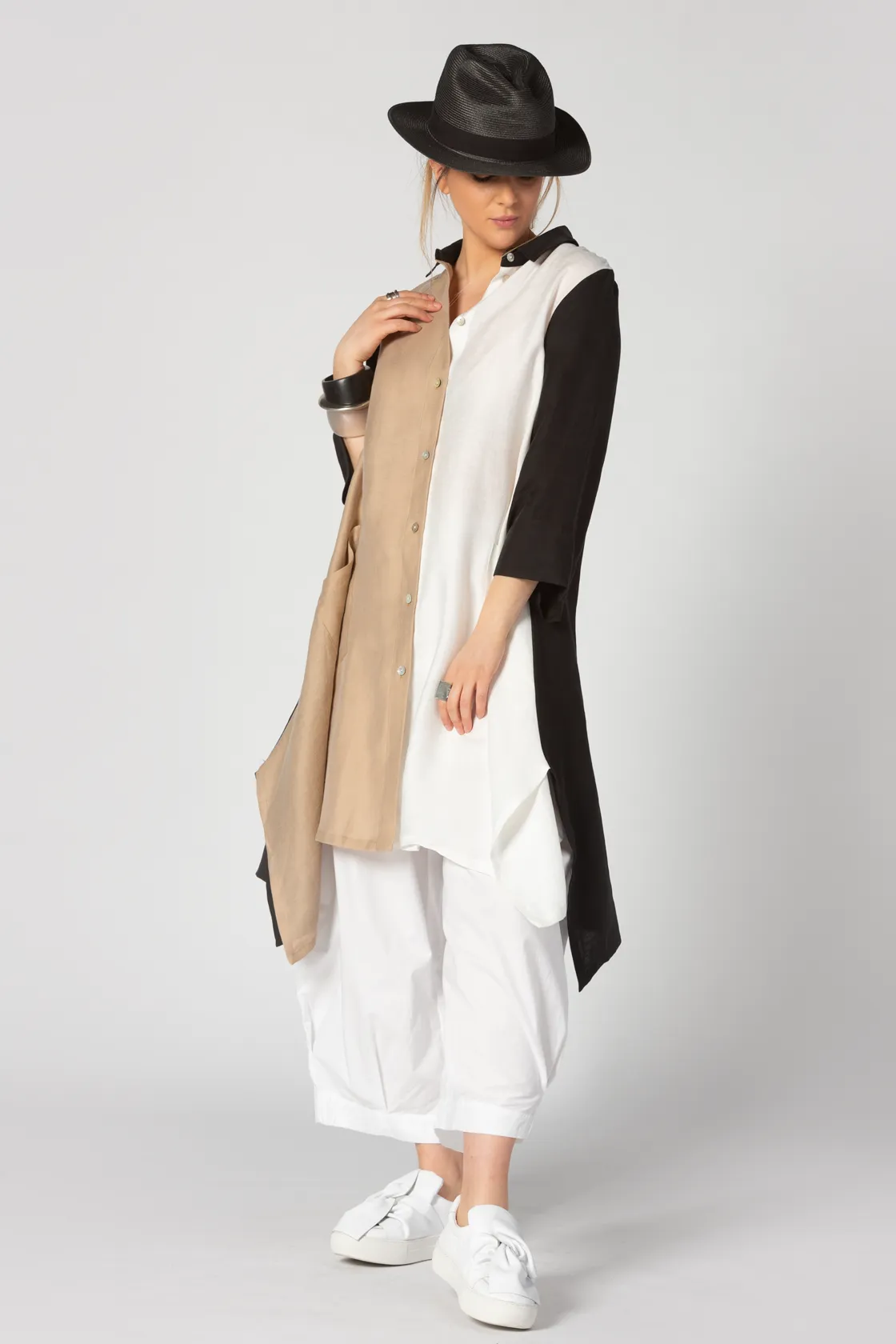 ALEMBIKA Linen Shirt in Black/White/Taupe