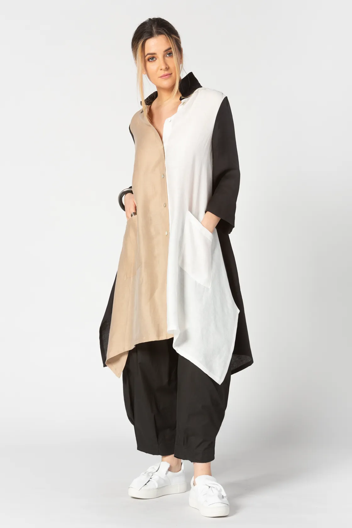 ALEMBIKA Linen Shirt in Black/White/Taupe