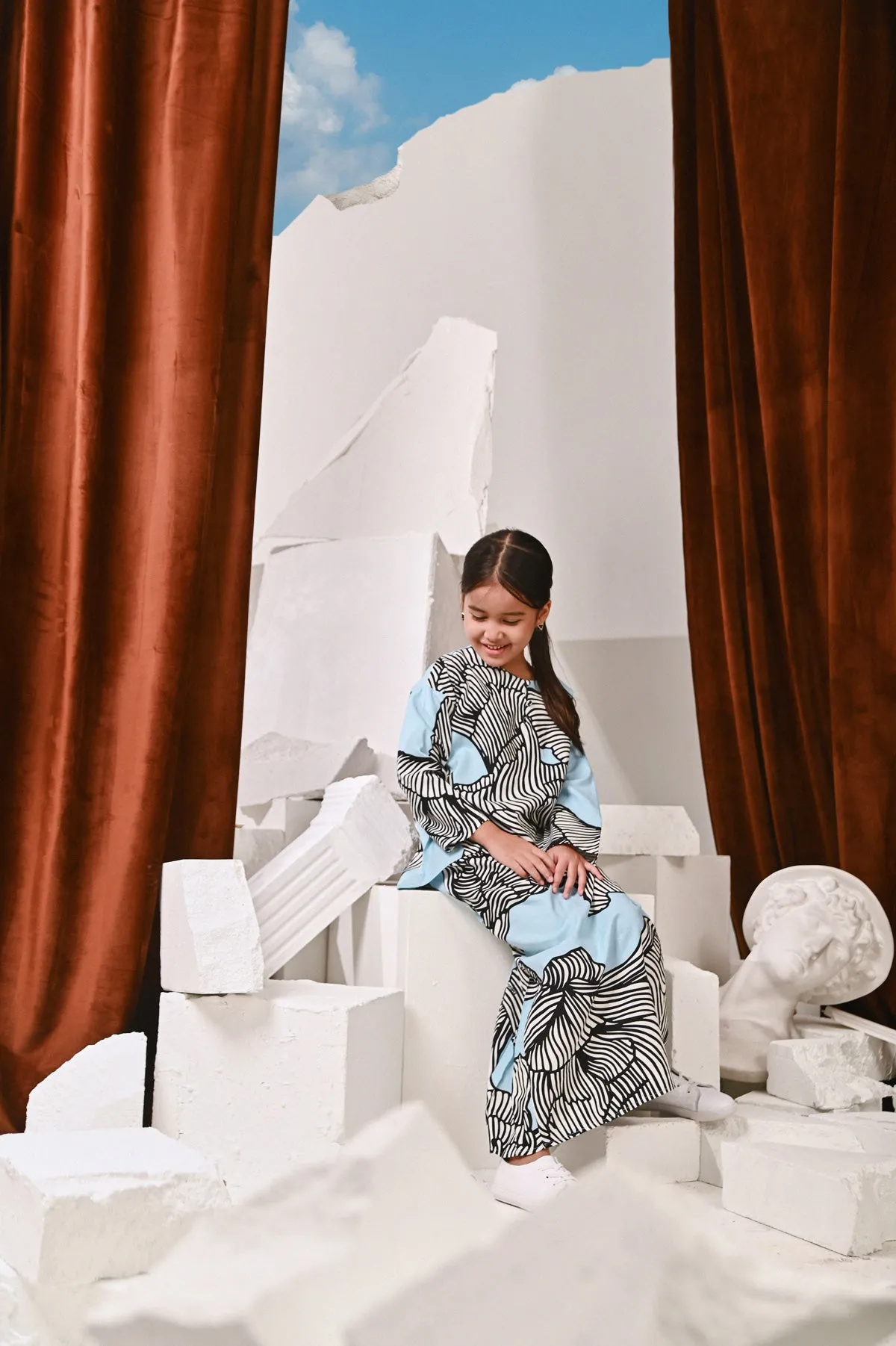 The Kita Menang Back Pleats Skirt - Rise