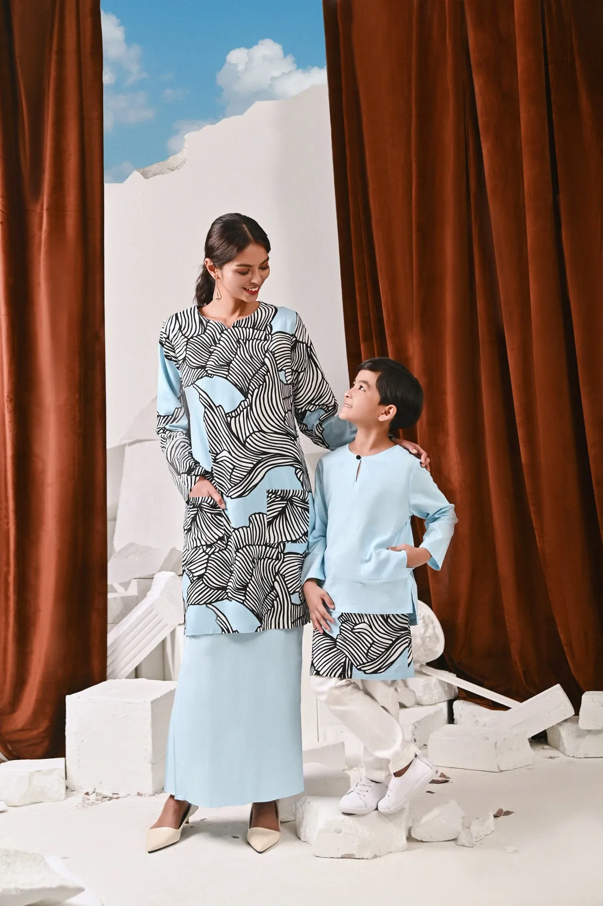 The Kita Menang Women Back Pleats Skirt - Light Blue